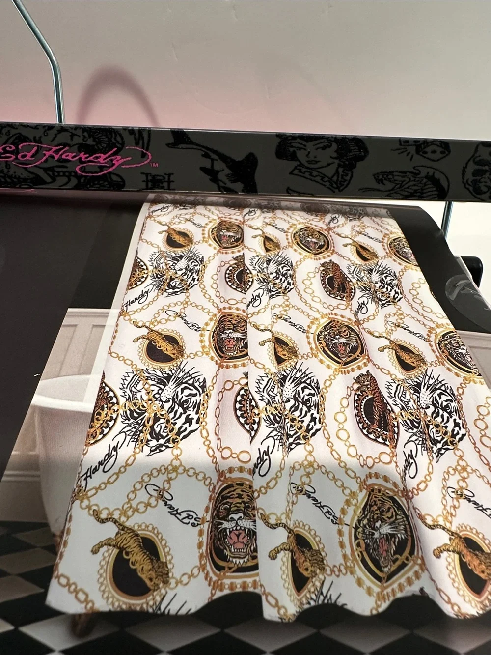 NWT Ed Hardy Tiger (14) Piece Shower Curtain Set with Fabric/Plastic.